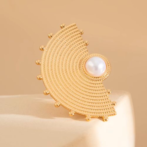 Anillo de moda con forma curva – en color dorado
