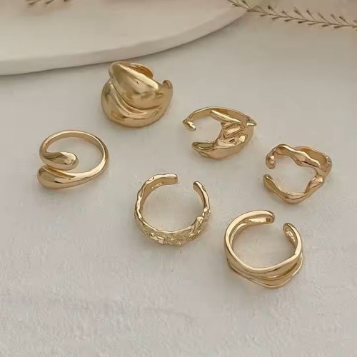 Set de 6 anillos de moda – en color dorado