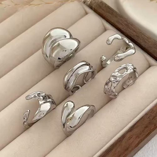 Set de 6 anillos de moda – en color plateado